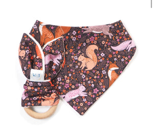 Open image in slideshow, Bandana Bib
